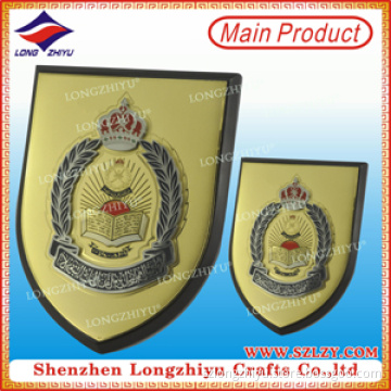 Metal Crown UAE Award Plaques, Wooden Wall Plaques (LZY-P010)